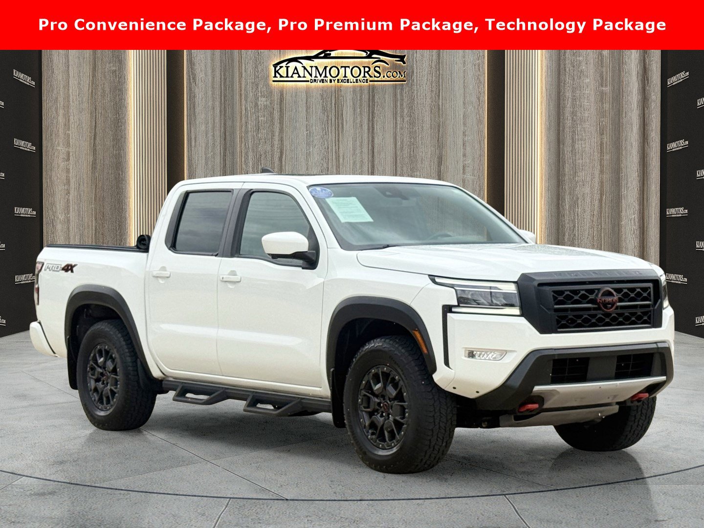 2024 Nissan Frontier PRO-4X Crew Cab 4X4's photo