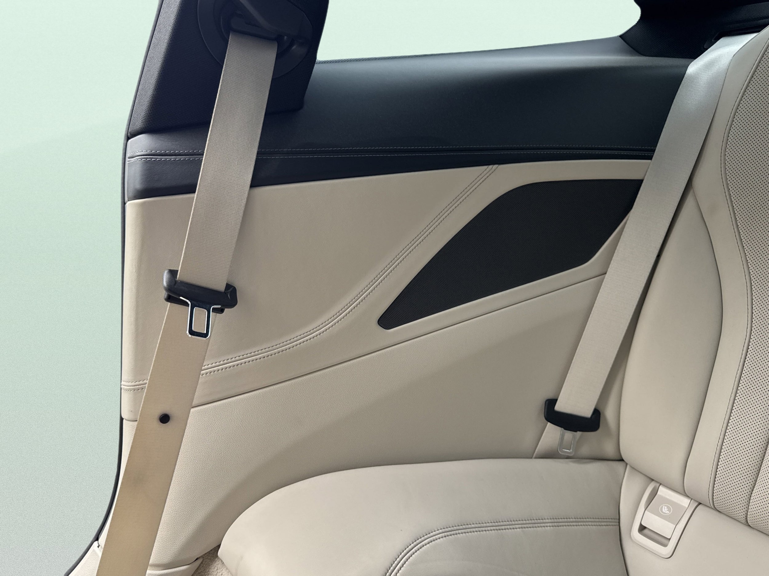 2025 BMW 8 Series 840i - Photo 47