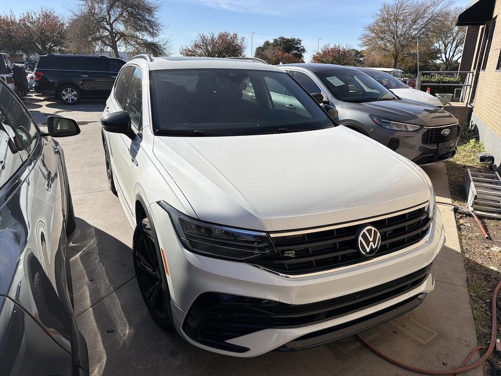 Used 2024 Volkswagen Tiguan SE R-Line Black SUV