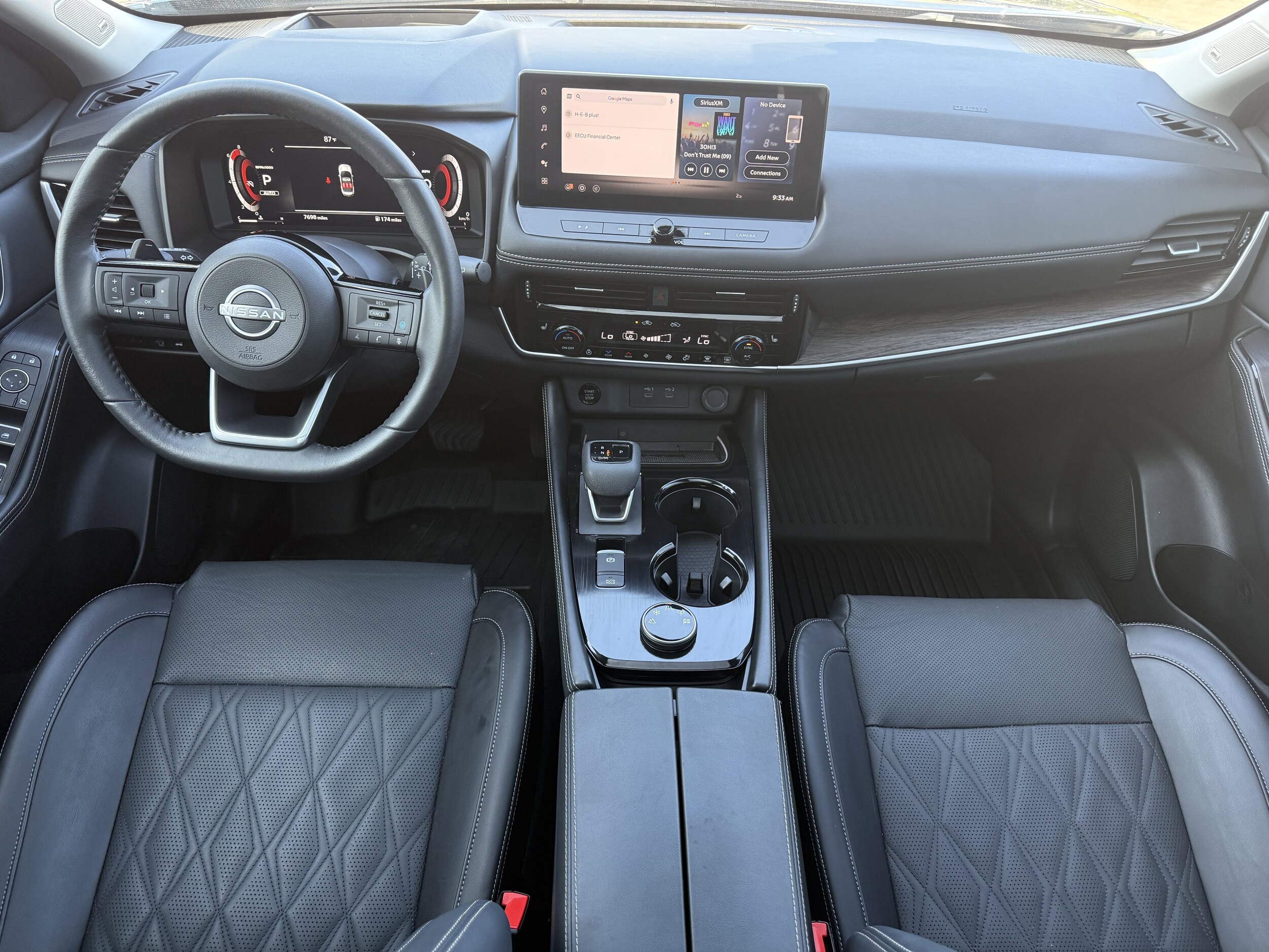 2024 Nissan Rogue Platinum photo 2