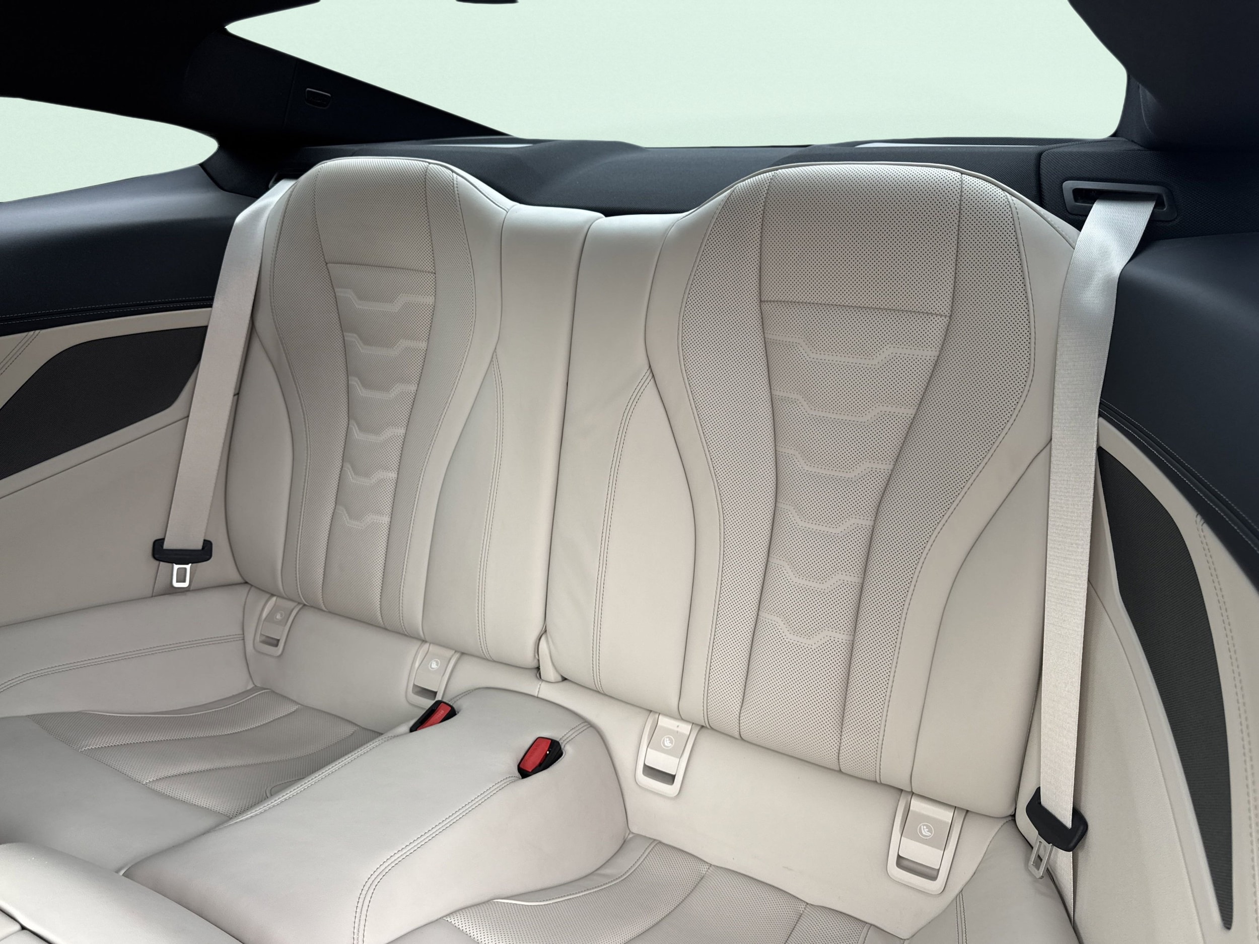 2025 BMW 8 Series 840i - Photo 26
