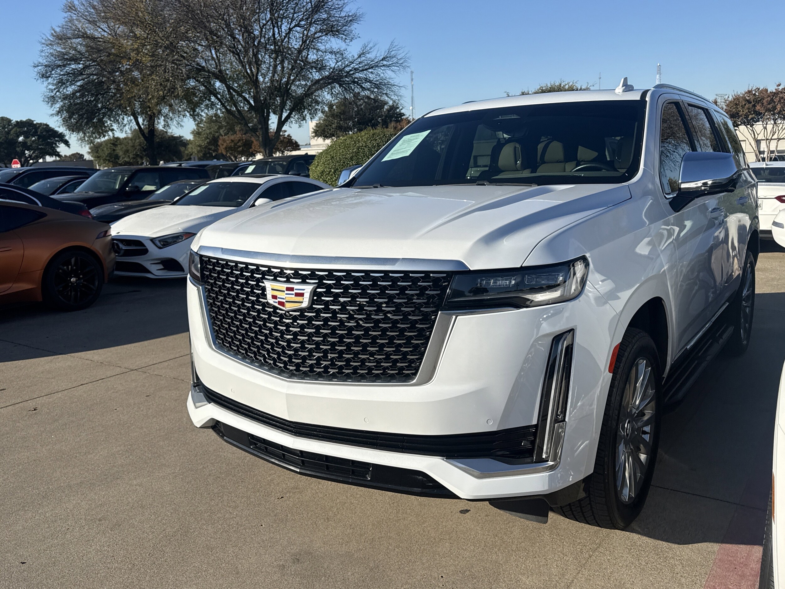 2023 Cadillac Escalade Premium Luxury's photo