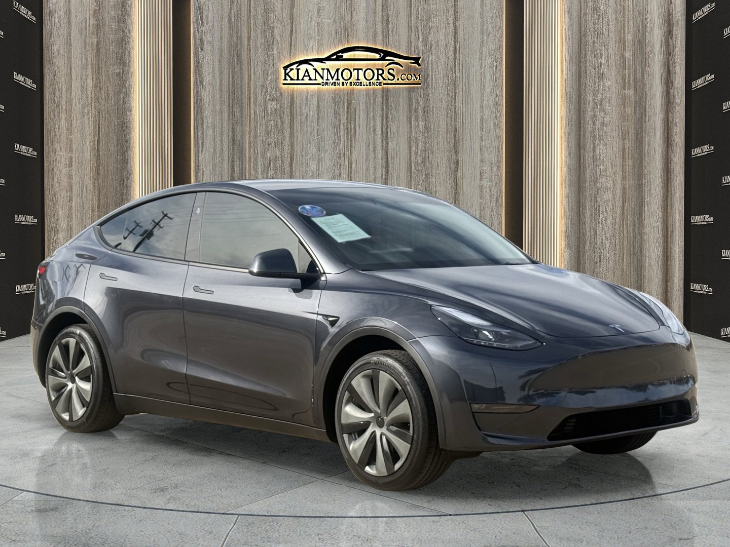 2024 Tesla Model Y Long Range's photo