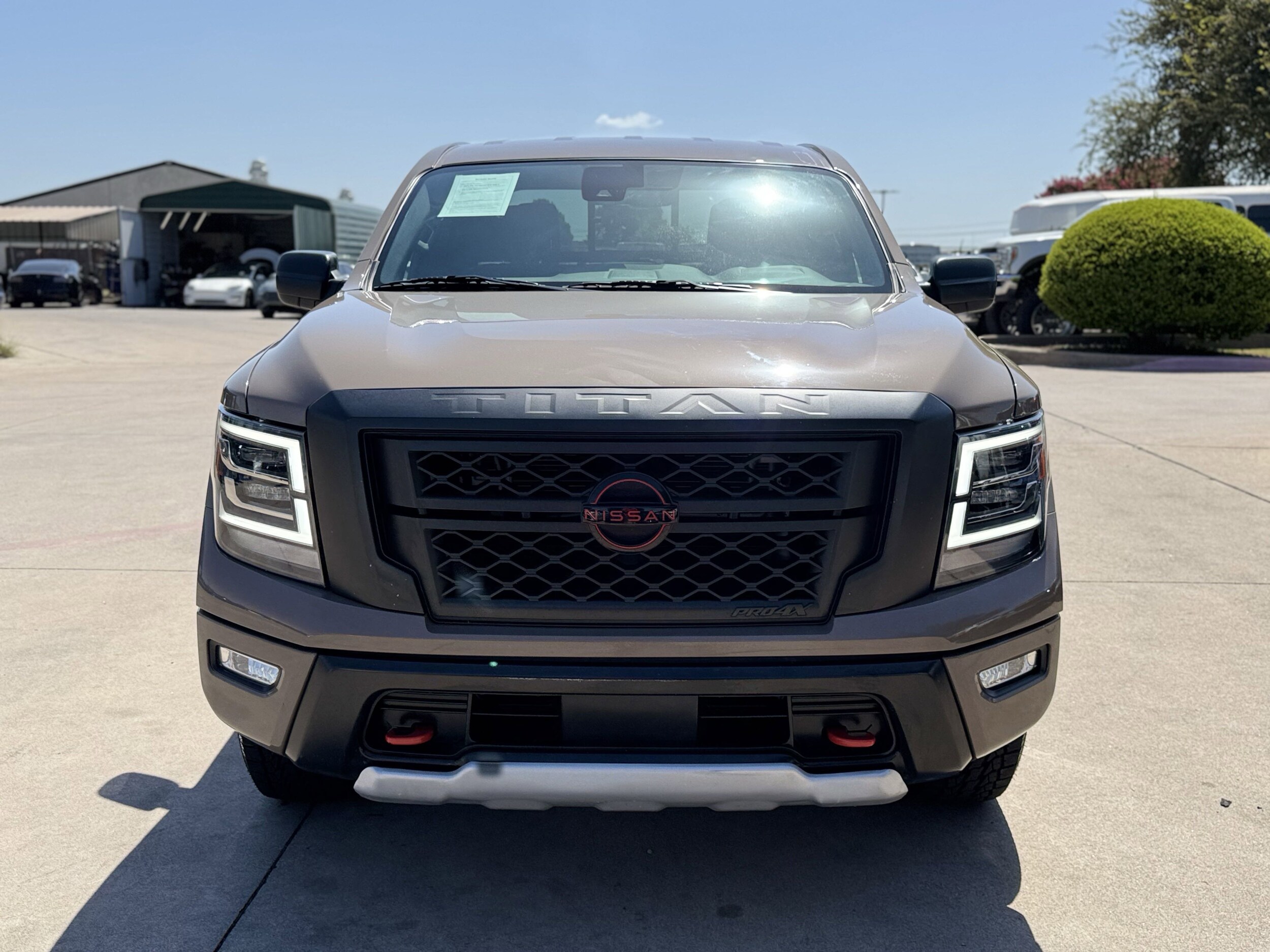 2023 Nissan Titan PRO-4X photo 2