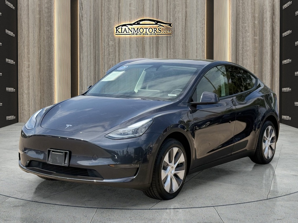 Used 2024 Tesla Model Y Long Range SUV