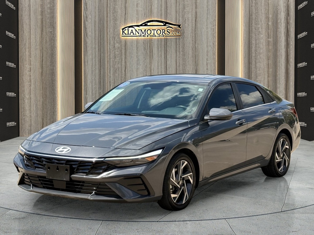 Used 2025 Hyundai Elantra SEL Convenience Sedan
