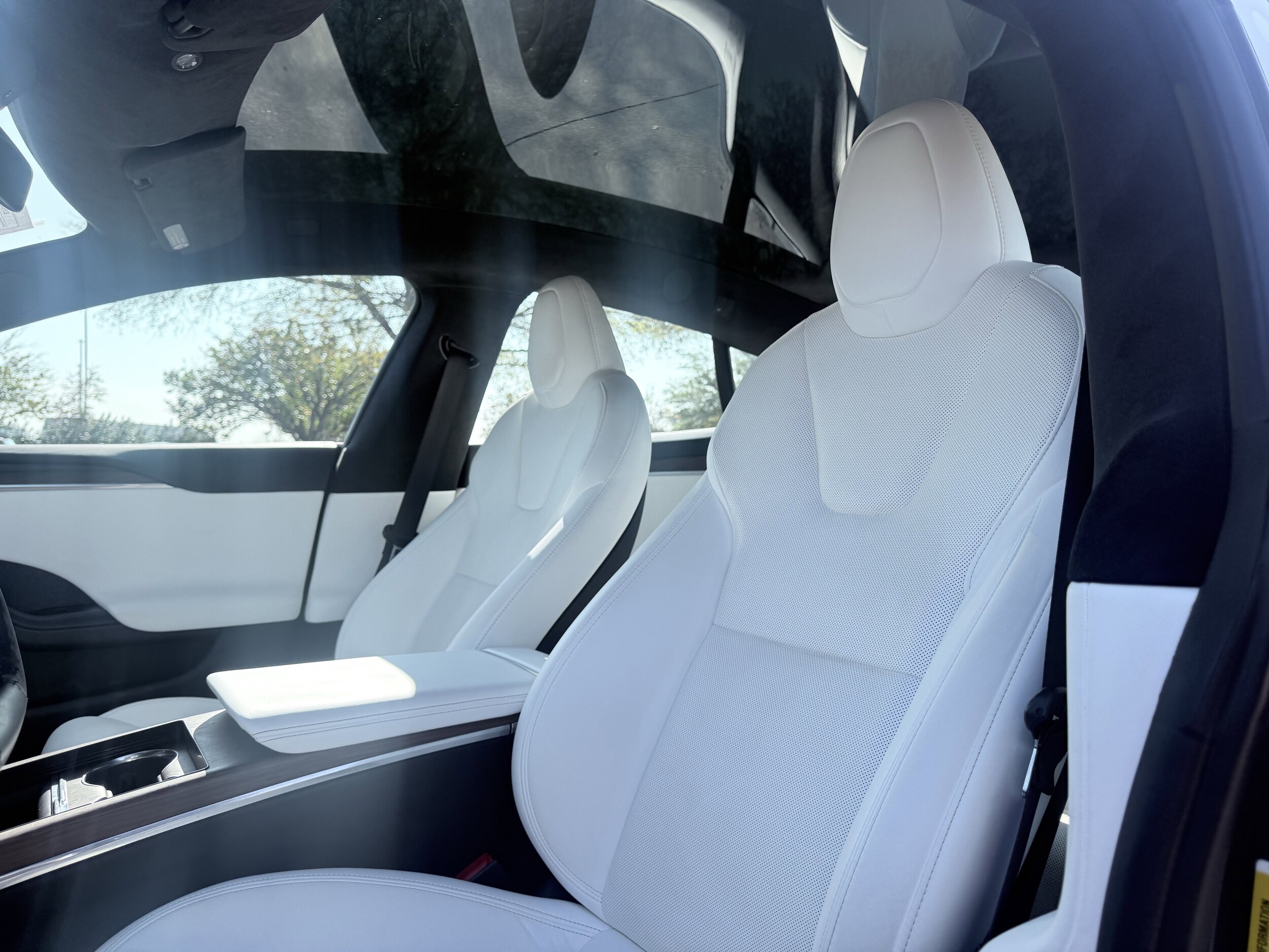 2022 Tesla Model S photo 2