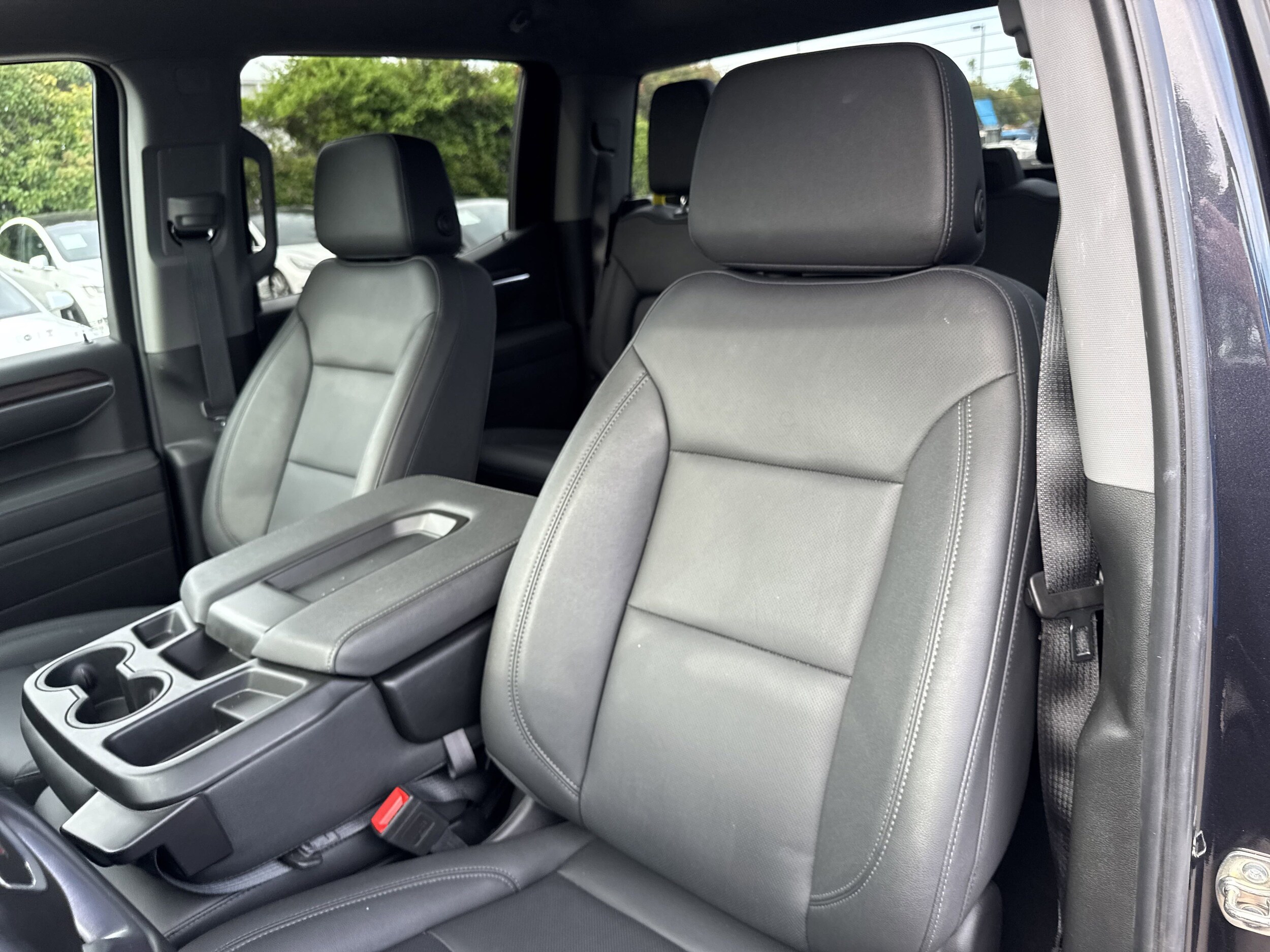 2025 Gmc Sierra 1500 SLT photo 4