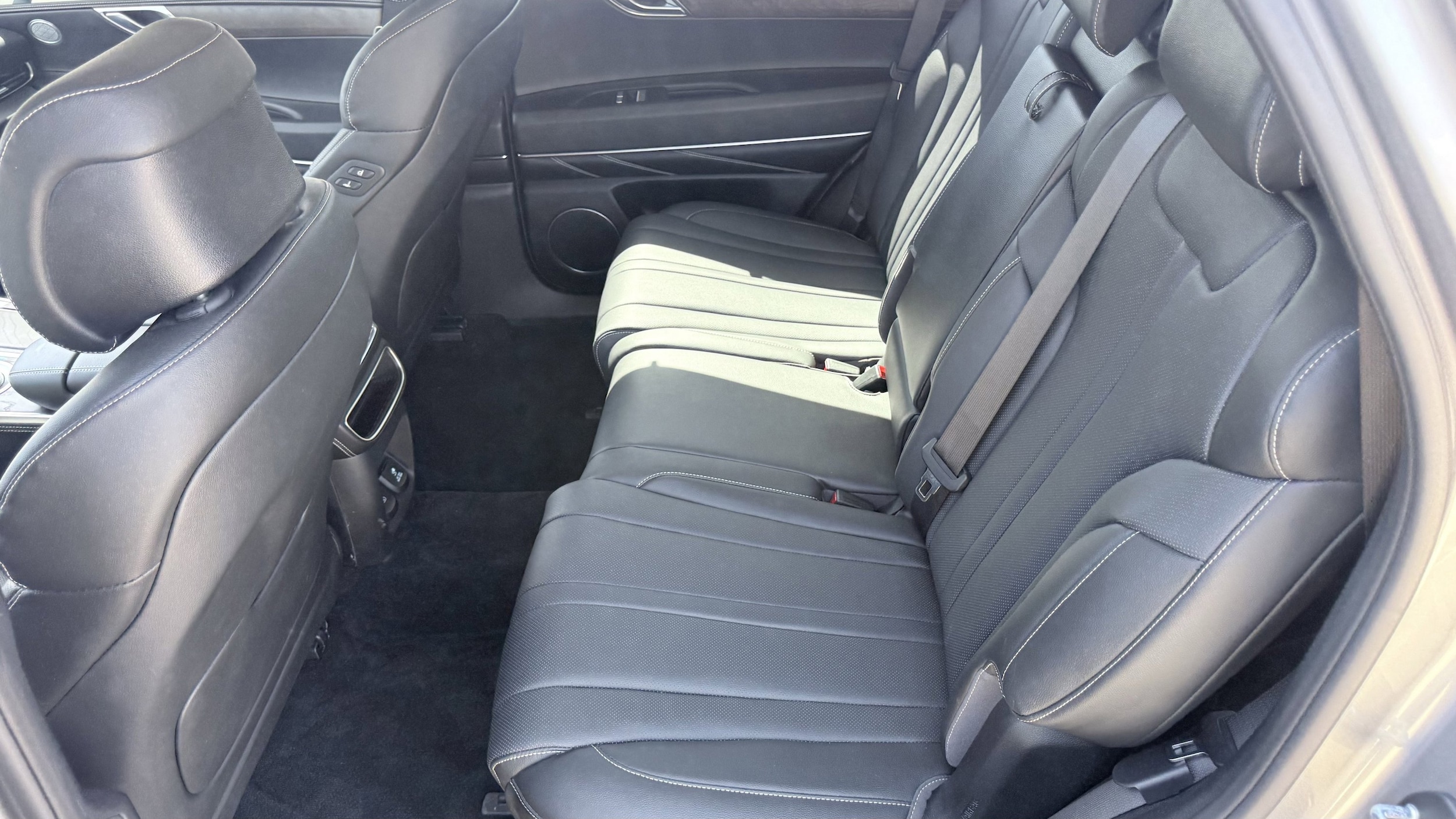 2024 GENESIS GV80 Standard - Photo 30