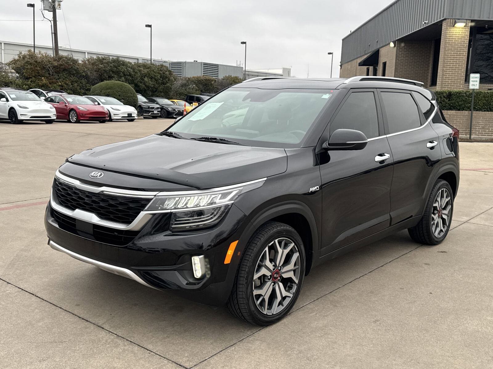 2021 Kia Seltos SX photo 2