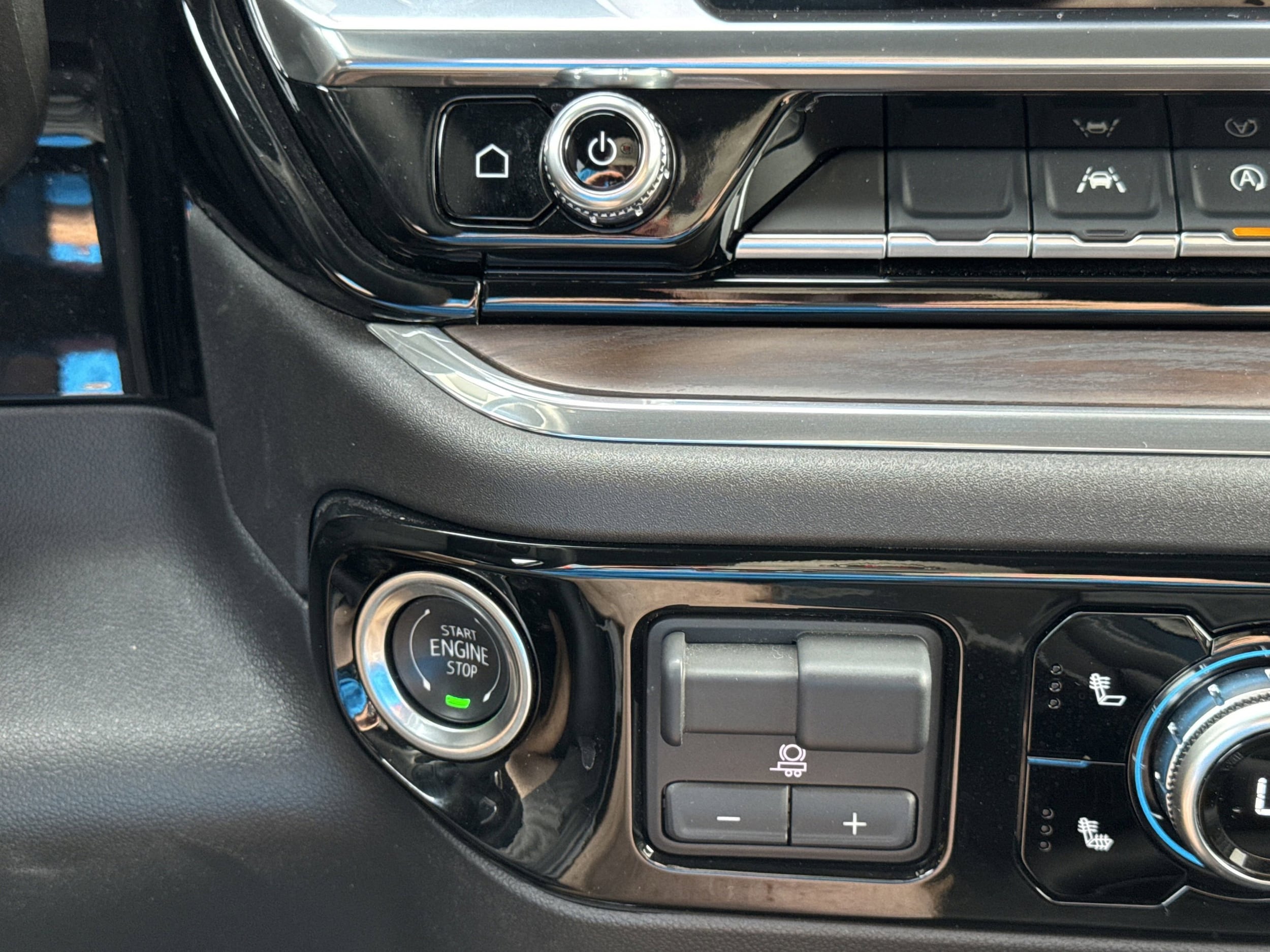 2025 GMC Sierra 1500 SLT - Photo 67