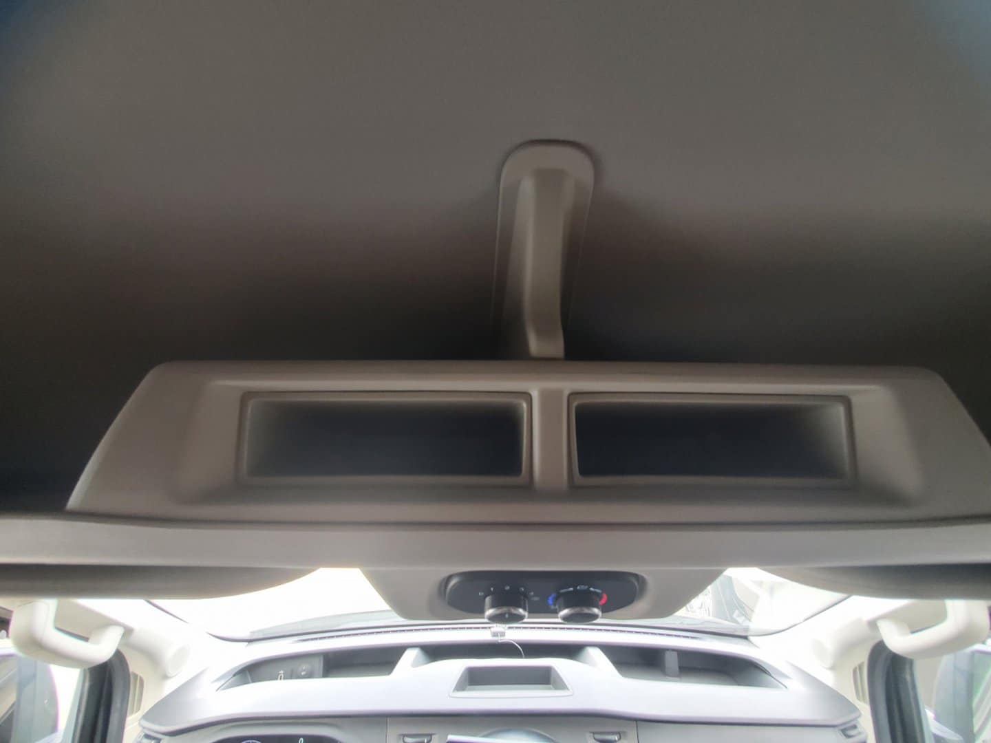 2020 Ford Transit Passenger Van XLT - Photo 67