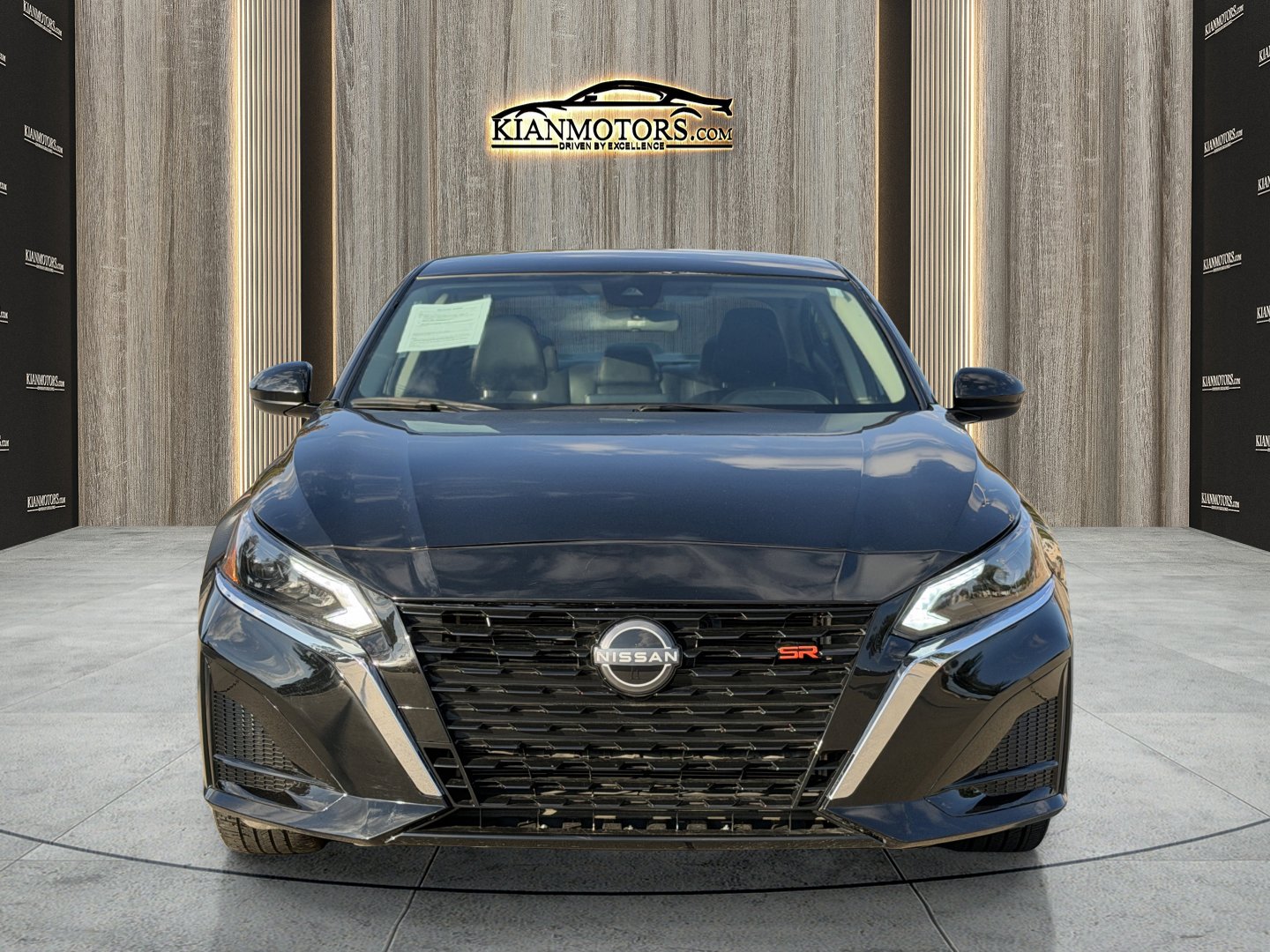 2023 Nissan Altima 2.5 SR photo 2