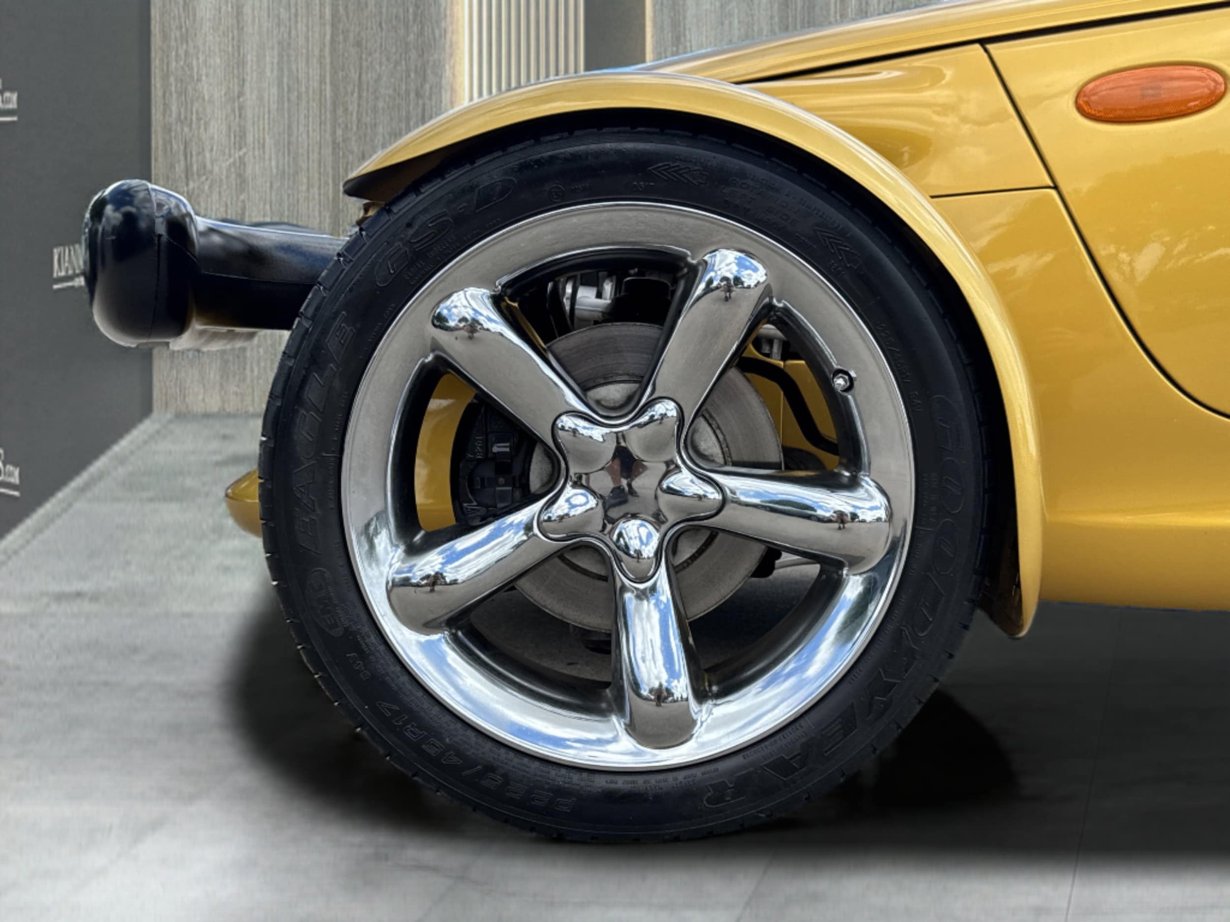2002 Chrysler Prowler Base - Photo 10
