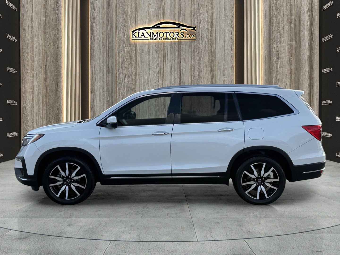 2022 Honda Pilot Touring photo 4