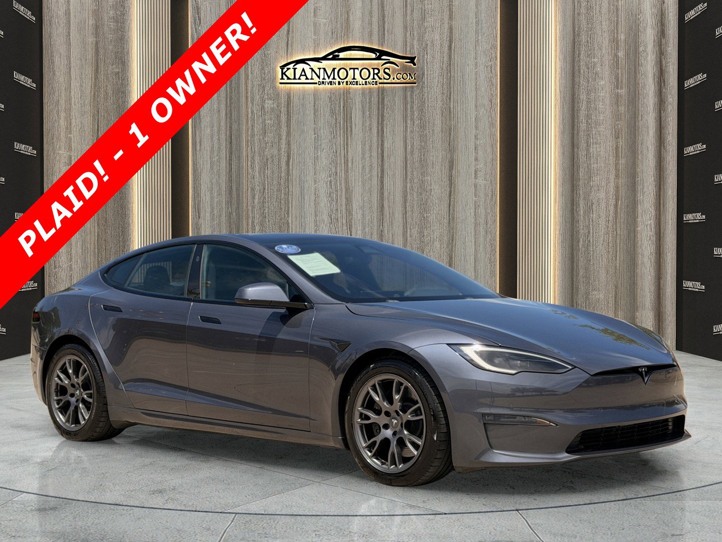 2022 Tesla Model S Plaid's photo