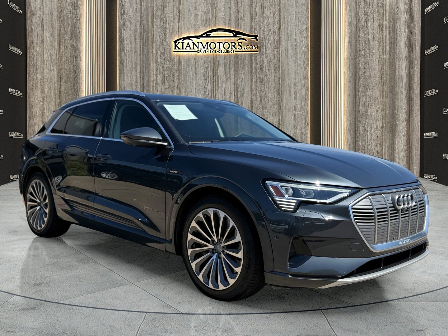2019 Audi e-tron Prestige