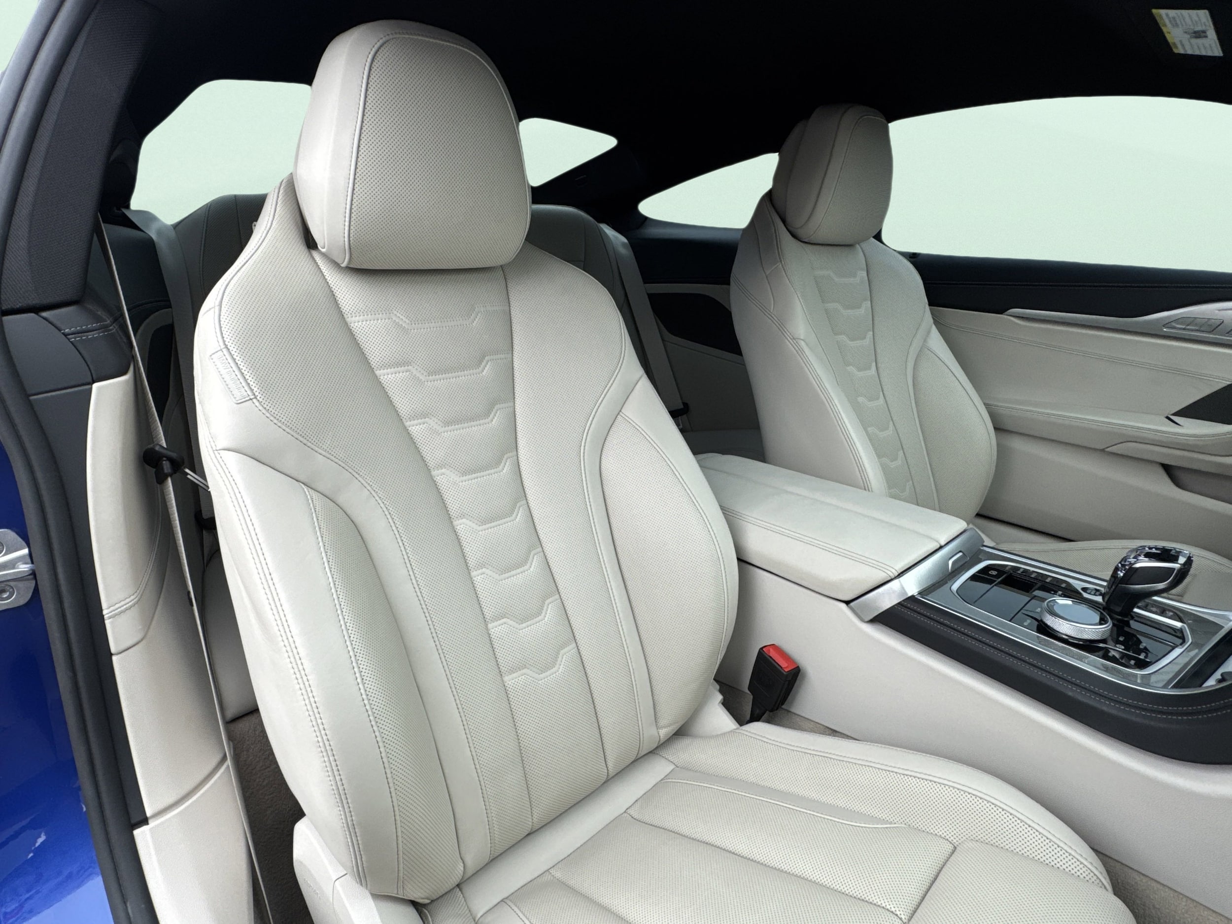 2025 BMW 8 Series 840i - Photo 39