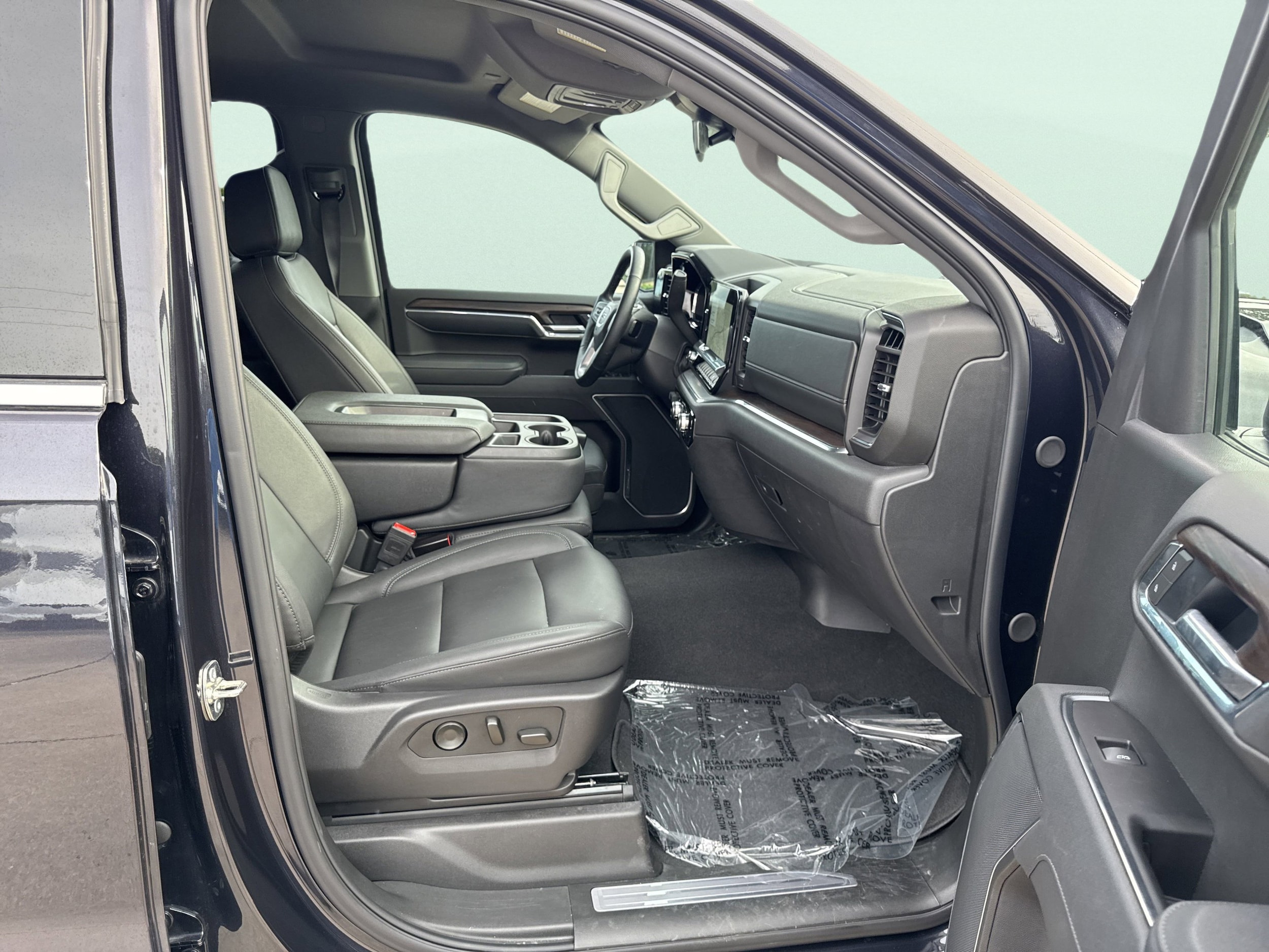 2025 GMC Sierra 1500 SLT - Photo 43