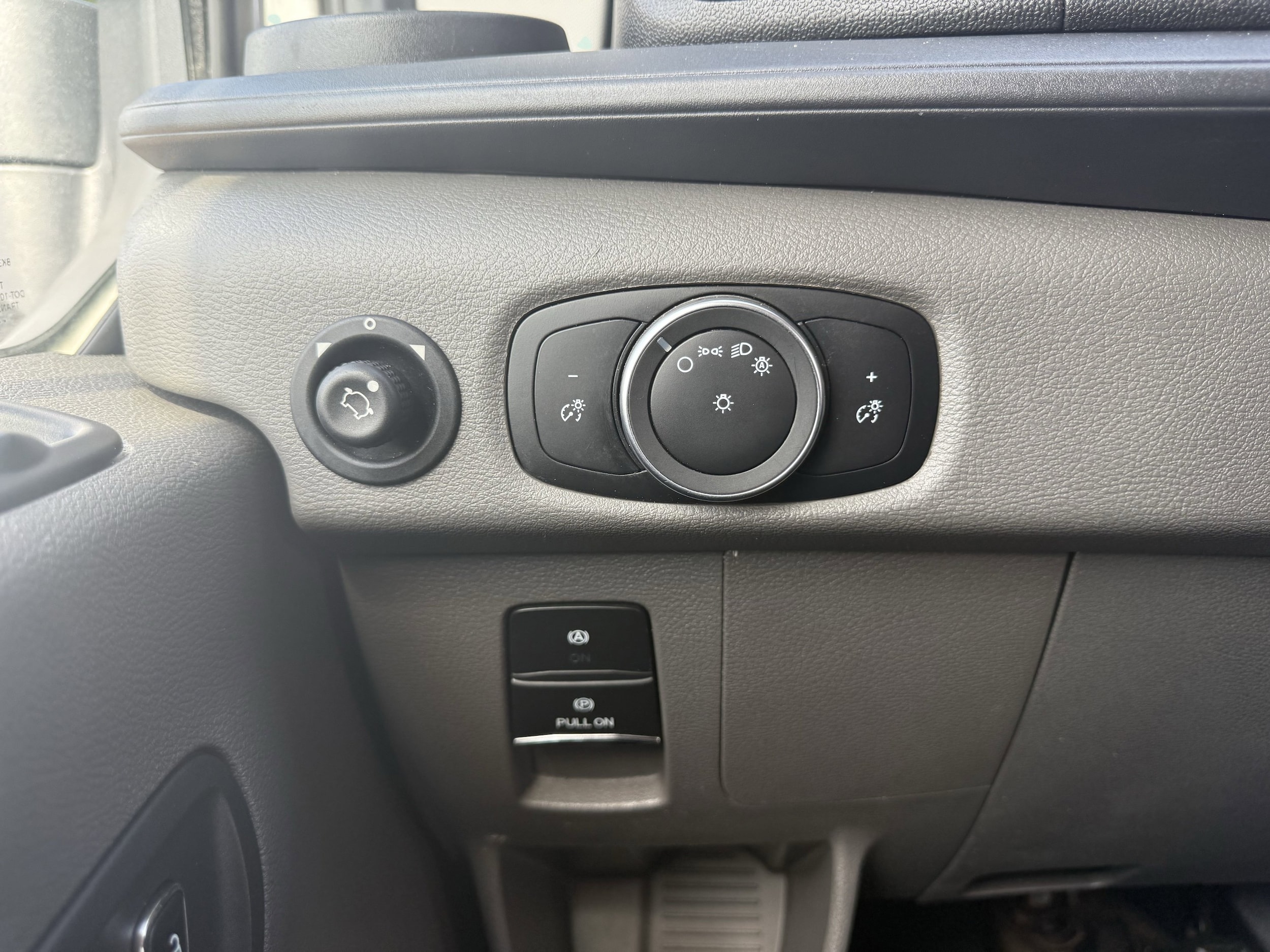 2023 Ford Transit Passenger Van XL - Photo 32