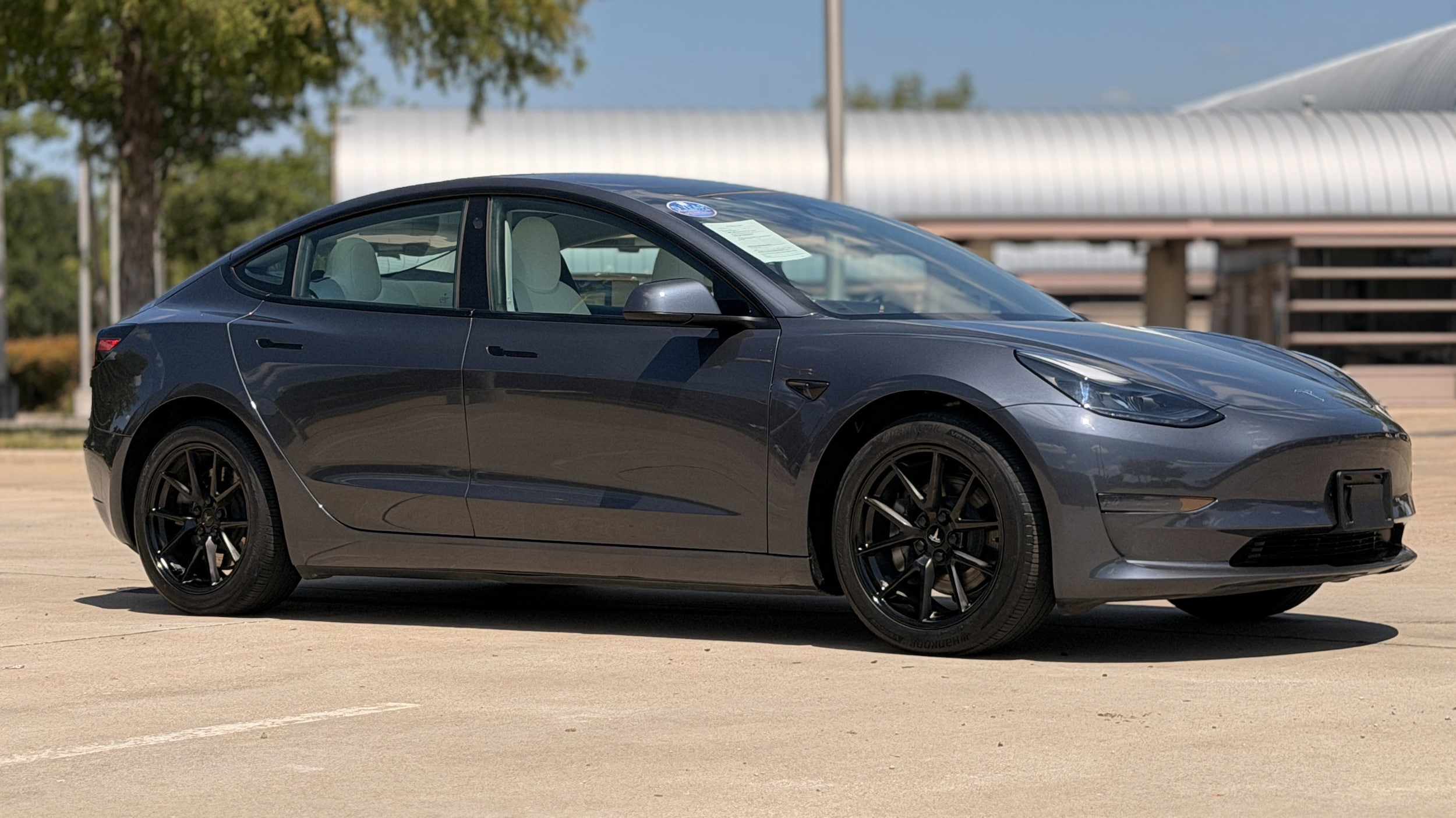 2023 Tesla Model 3 -'s photo