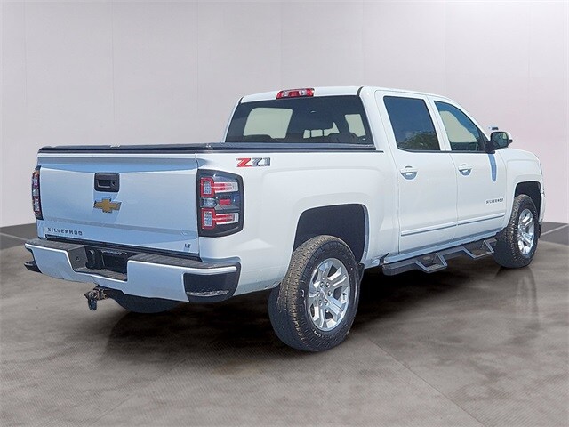 2018 Chevrolet Silverado 1500 LT photo 4