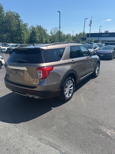 2021 Ford Explorer XLT photo 3