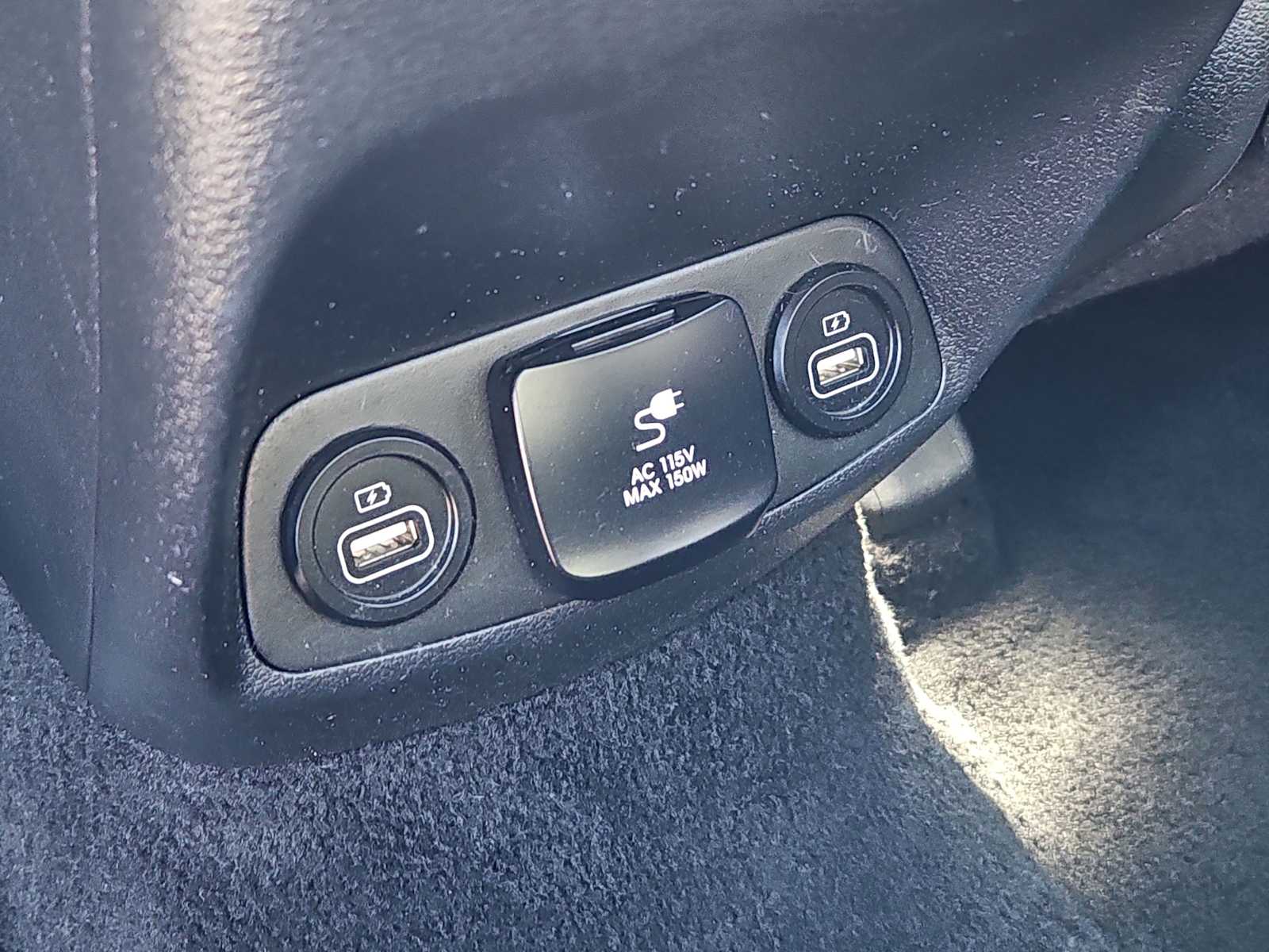 2022 Hyundai Santa Fe Limited - Photo 23