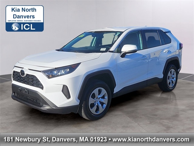 2022 Toyota RAV4 LE's photo