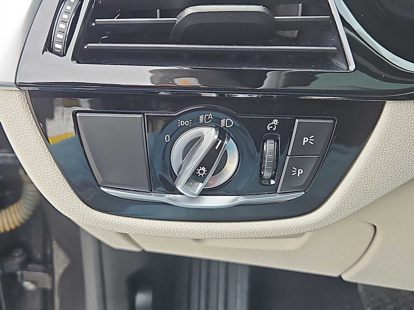 2022 BMW 5 Series 530i - Photo 17