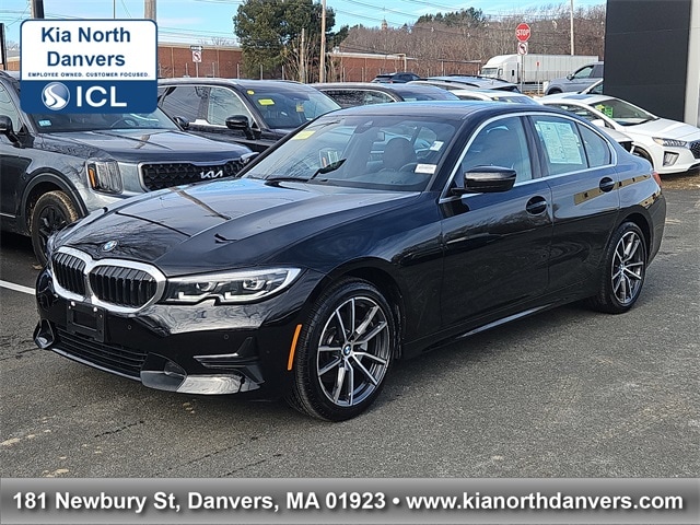 2022 BMW 3 Series 330i's photo