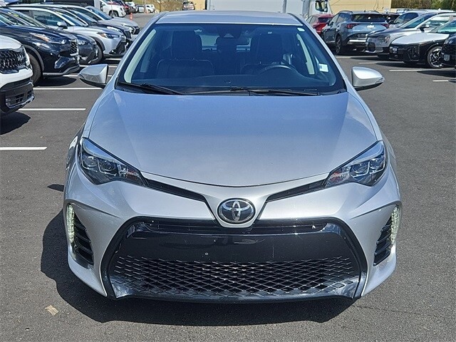 2018 Toyota Corolla SE photo 2