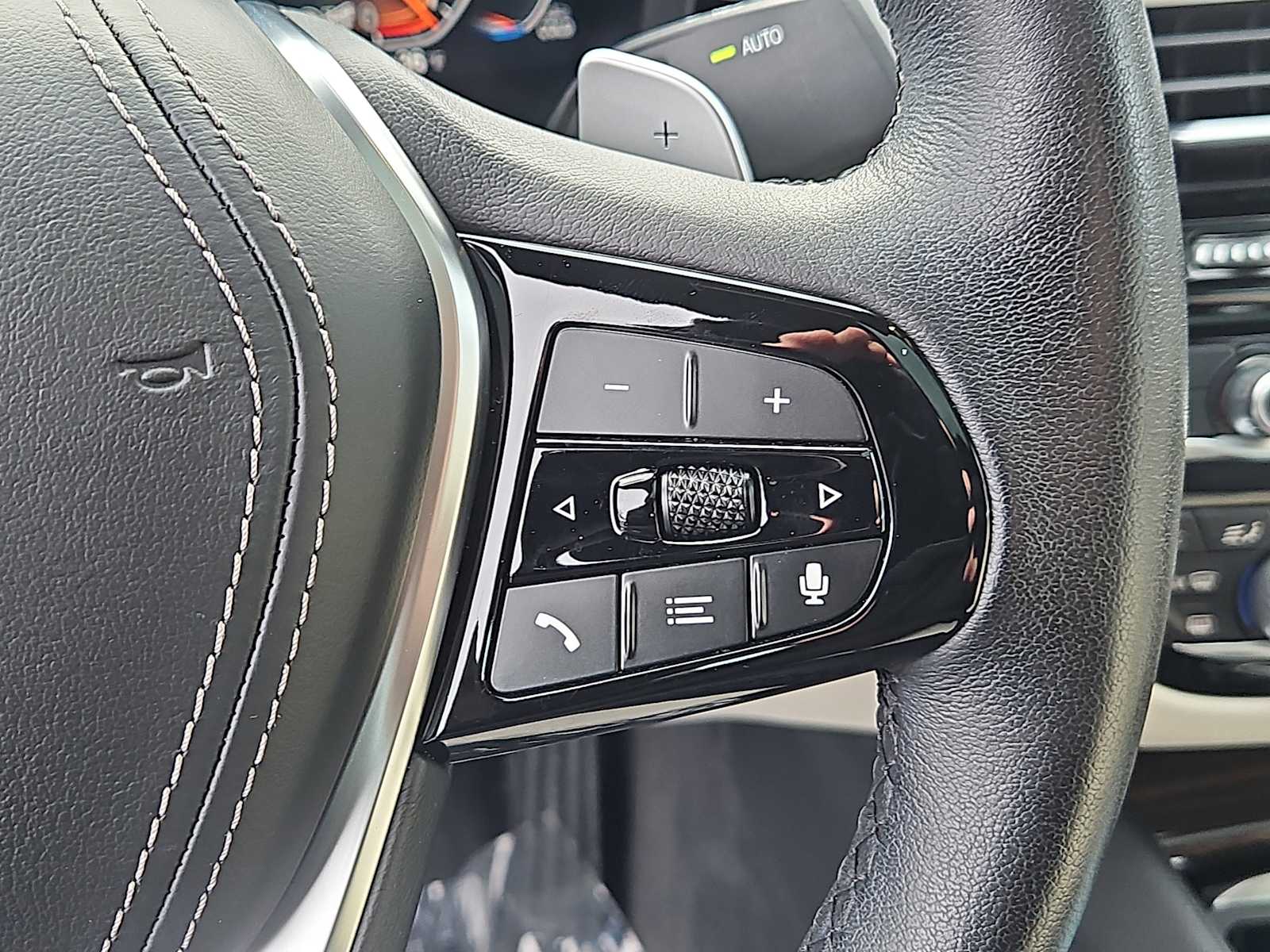 2022 BMW 5 Series 530i - Photo 29