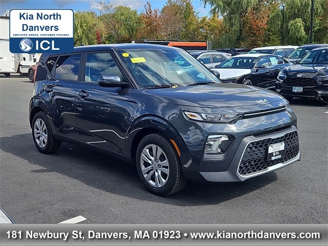 2022 Kia Soul LX photo 2