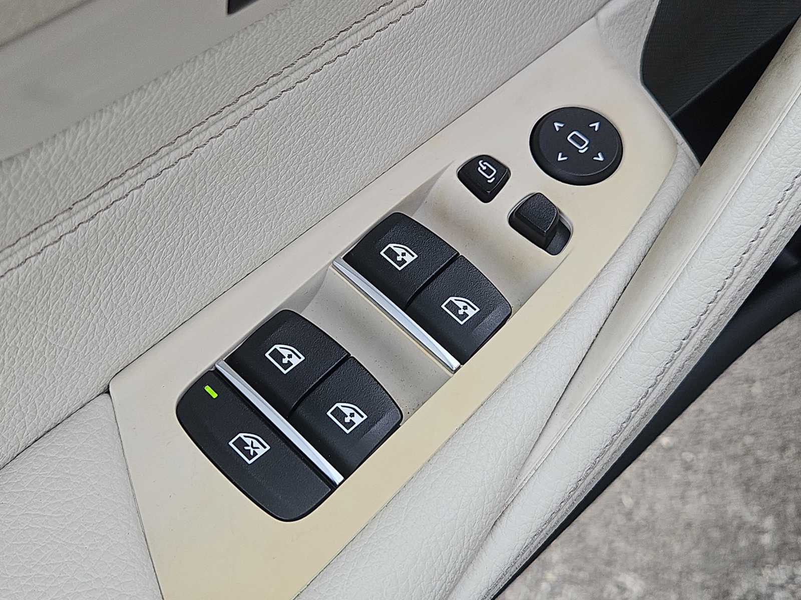 2022 BMW 5 Series 530i - Photo 30