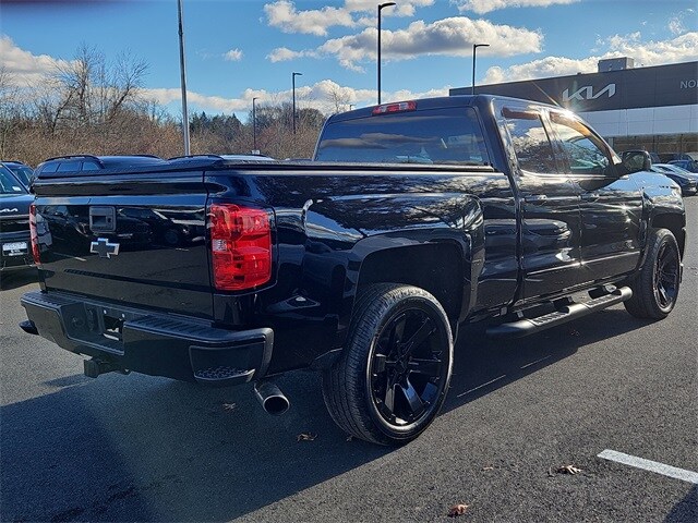 2018 Chevrolet Silverado 1500 LT photo 4