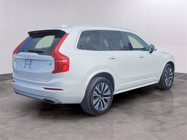 2020 Volvo XC90 T5 Momentum photo 4