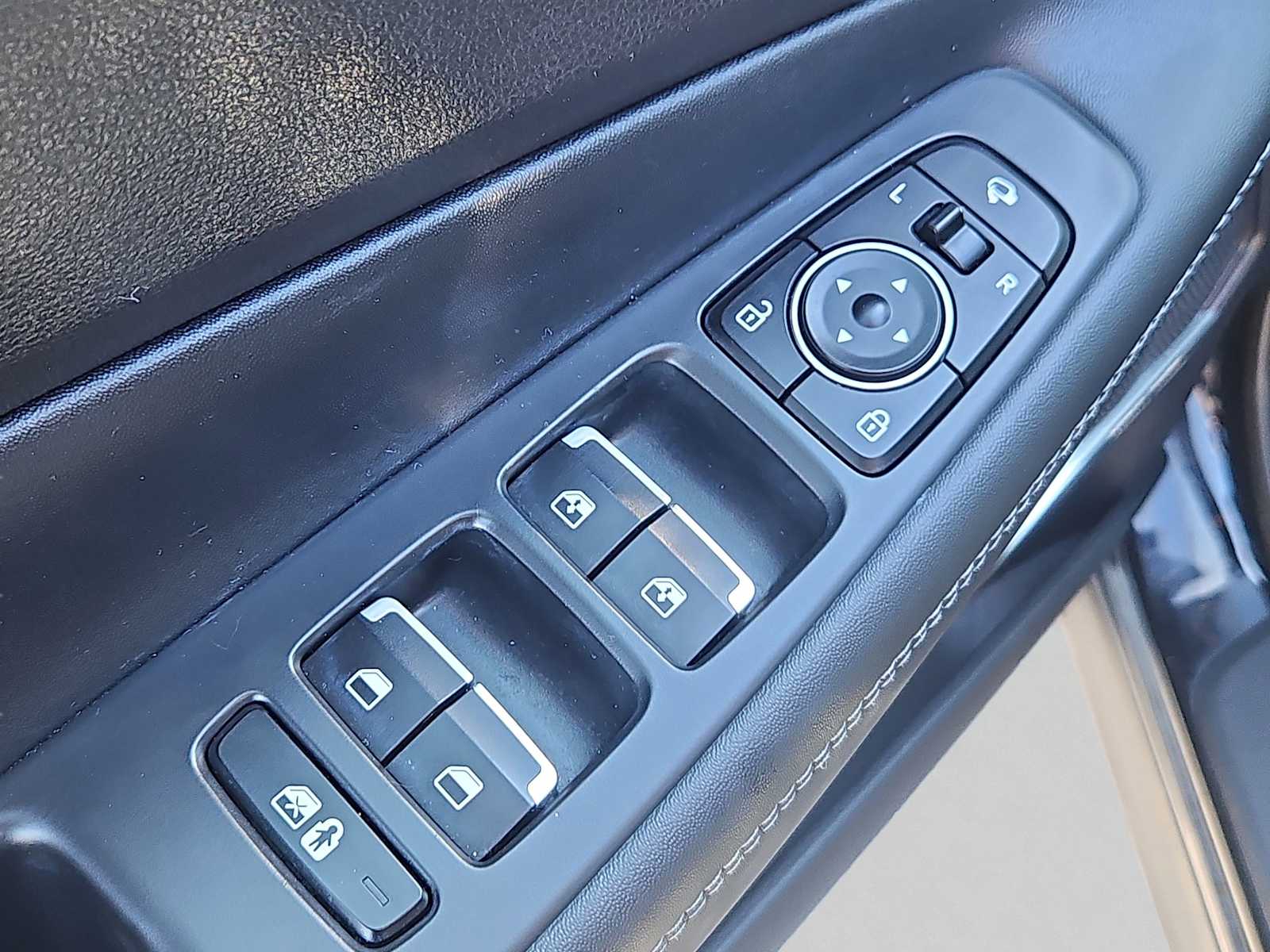 2022 Hyundai Santa Fe Limited - Photo 30