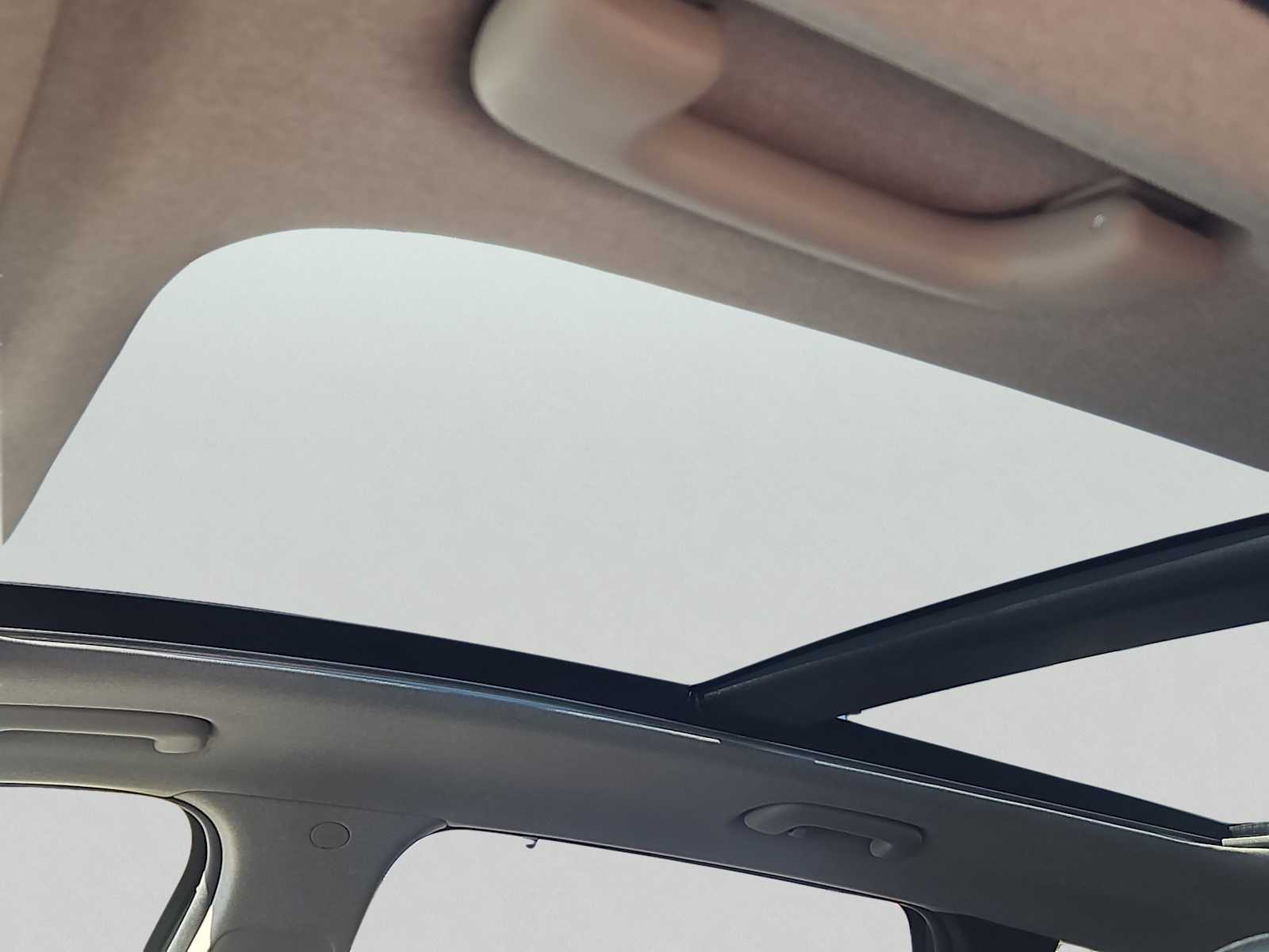 2022 Hyundai Santa Fe Limited - Photo 15
