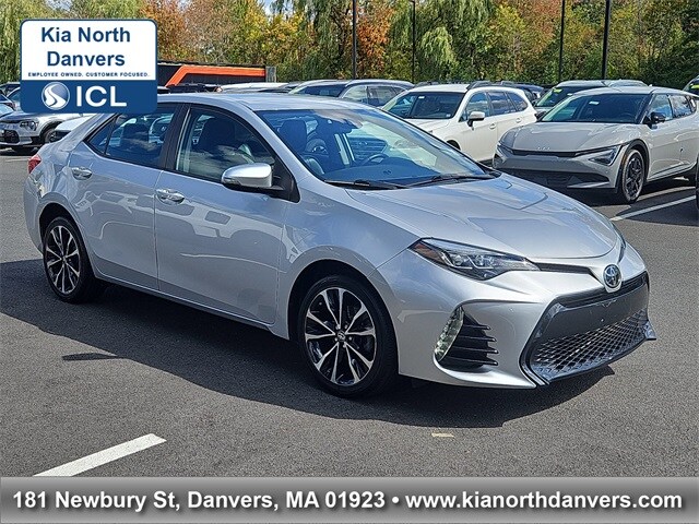 2018 Toyota Corolla SE photo 3