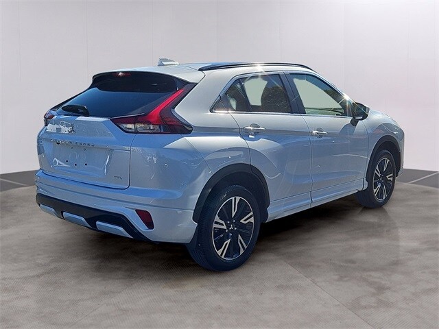2024 Mitsubishi Eclipse Cross SEL photo 3