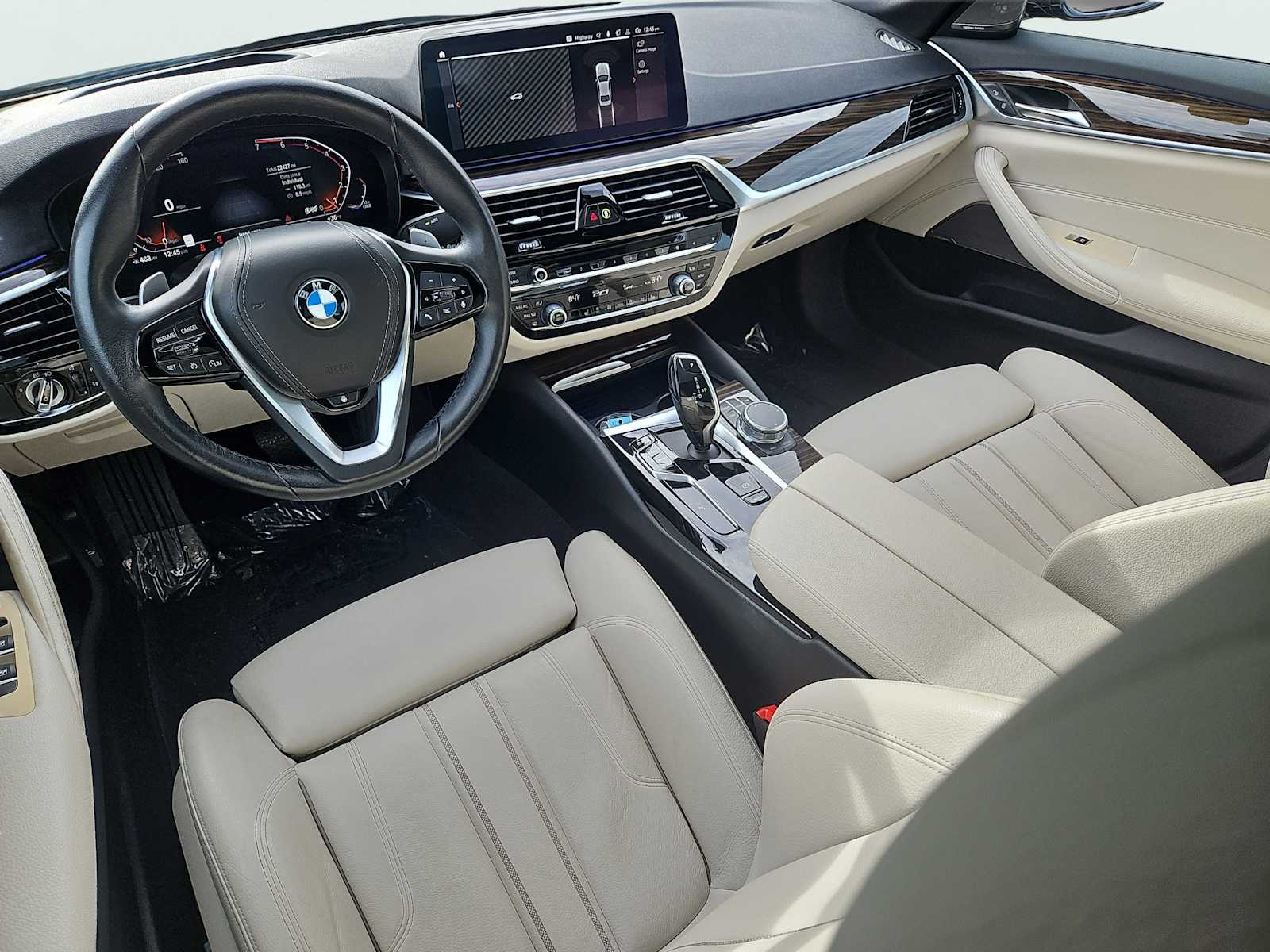 2022 BMW 5 Series 530i - Photo 10