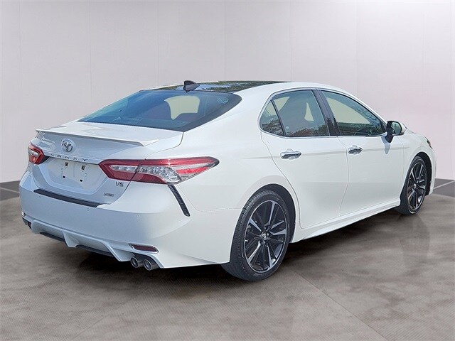 2018 Toyota Camry XLE V6 photo 3