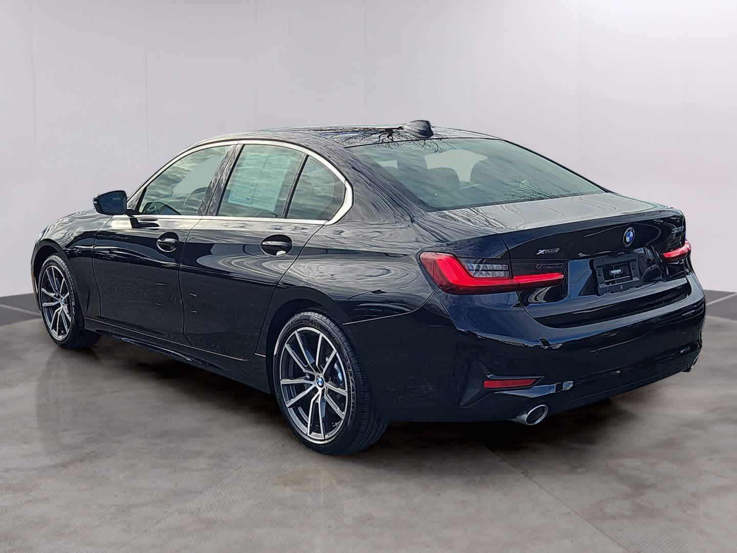 2022 BMW 3 Series 330i - Photo 6