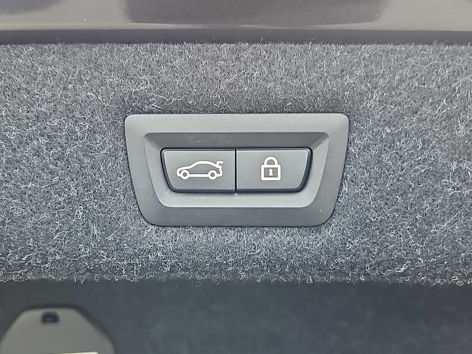 2022 BMW 5 Series 530i - Photo 24