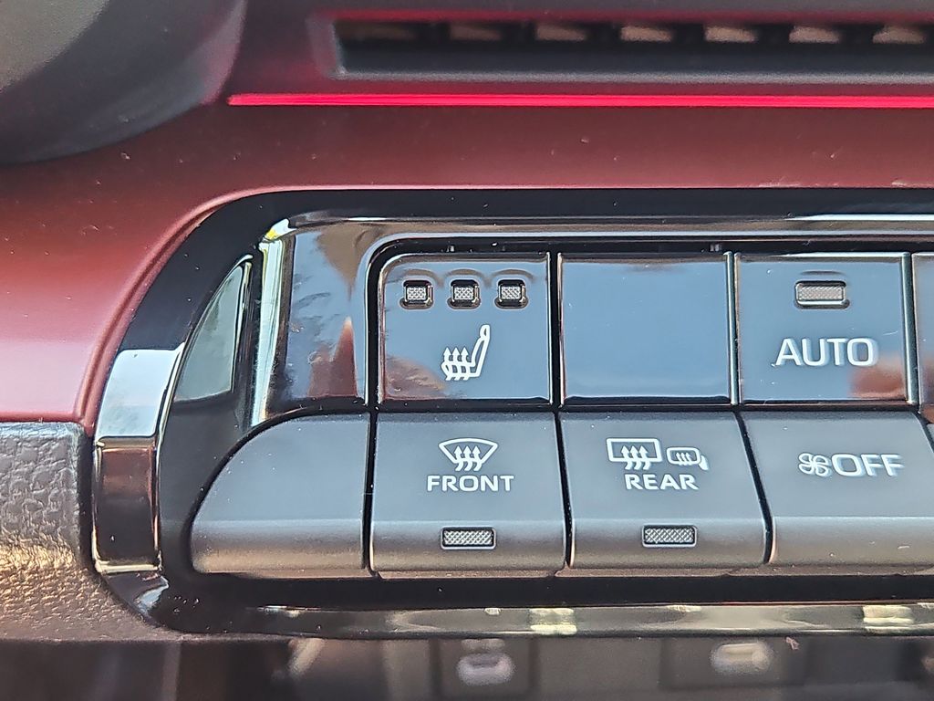 2024 Toyota Prius Prime XSE - Photo 18