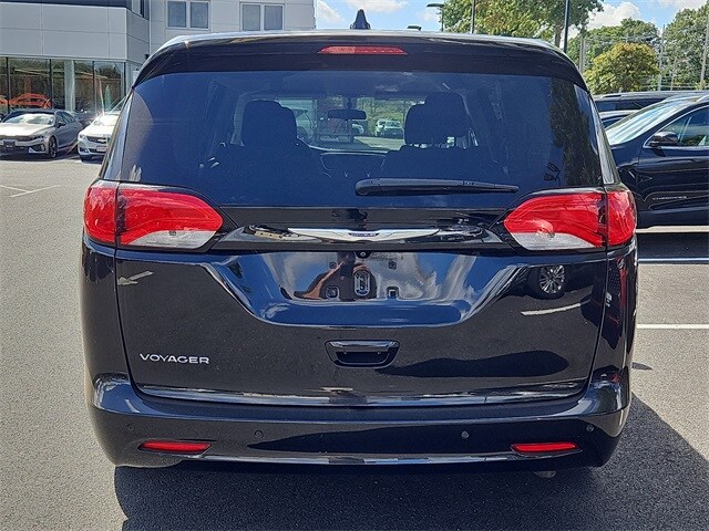 2020 Chrysler Voyager LX photo 4