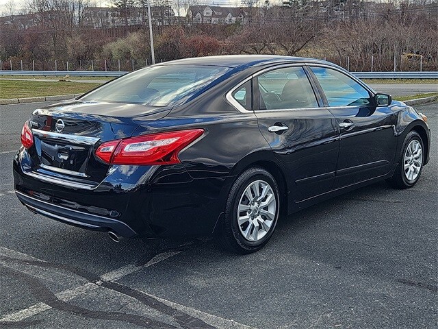 2017 Nissan Altima 2.5 S photo 4