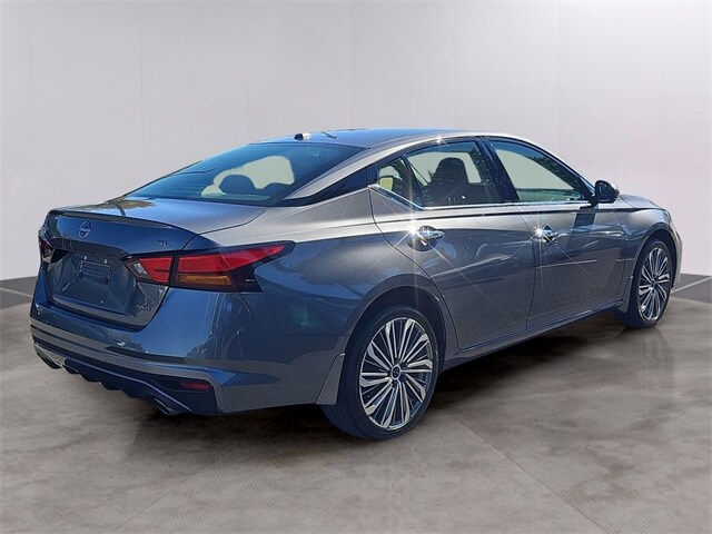 2024 Nissan Altima 2.5 SL photo 4