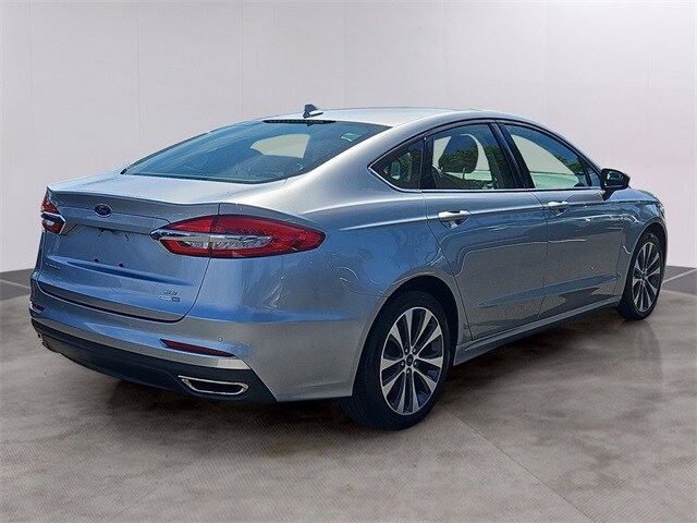 2020 Ford Fusion SE photo 4